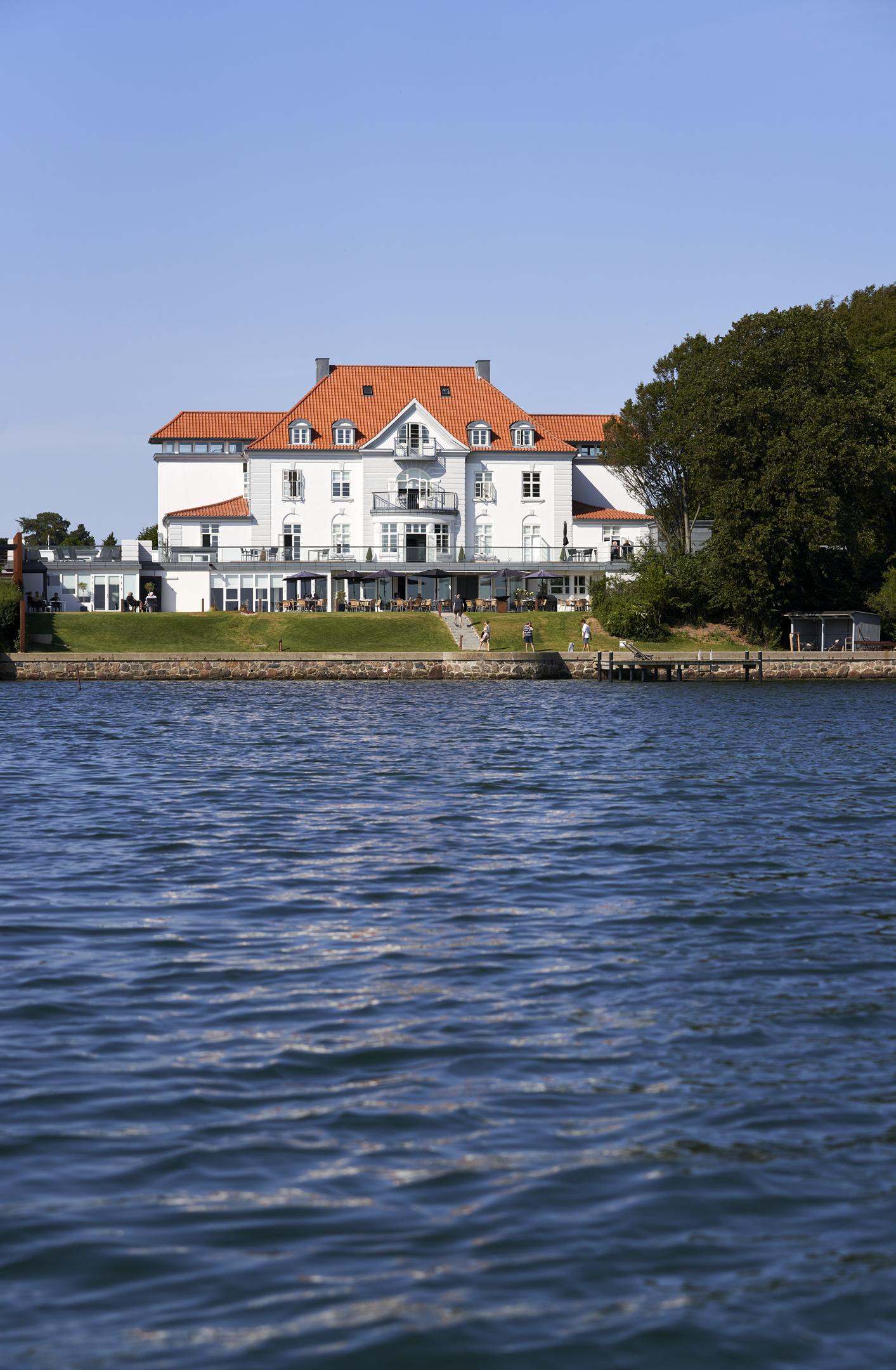 A waterfront-row event