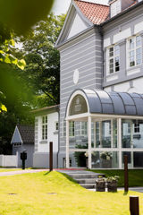 What can you experience at Sixtus?