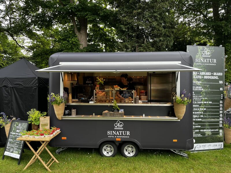 Sinaturs Foodtruck med økologisk streetfood og udeservering