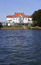 Sixtus Sinatur Hotel & Konference