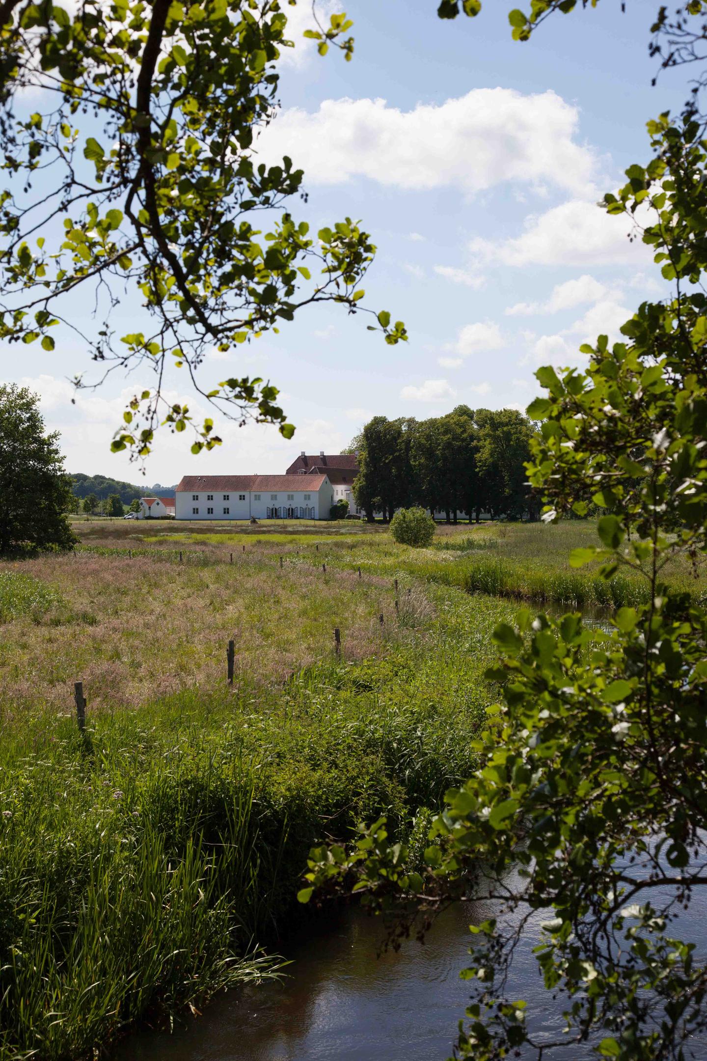Take the Bindeballe Path to Bindeballe Købmandsgård