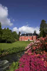 Wedding in scenic surroundings