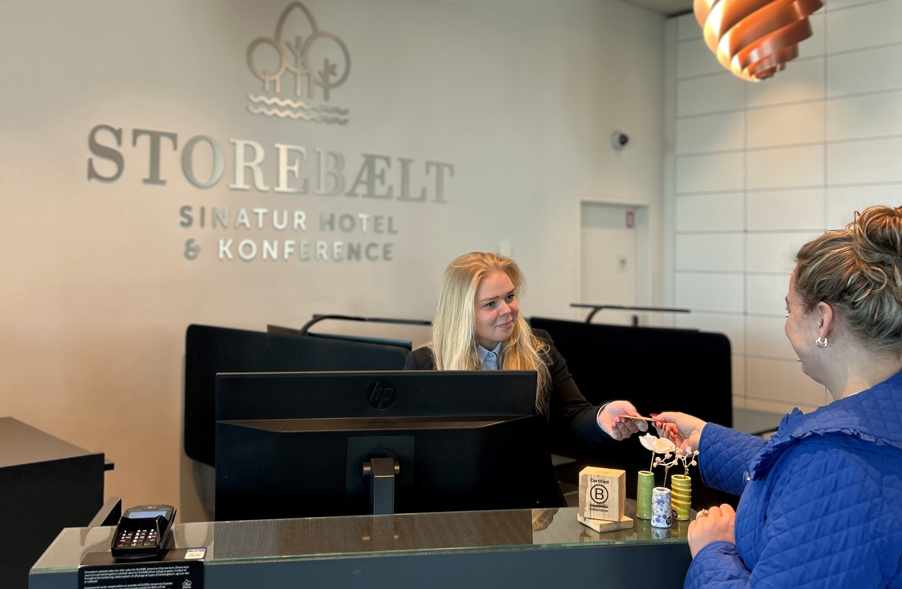 Receptionist