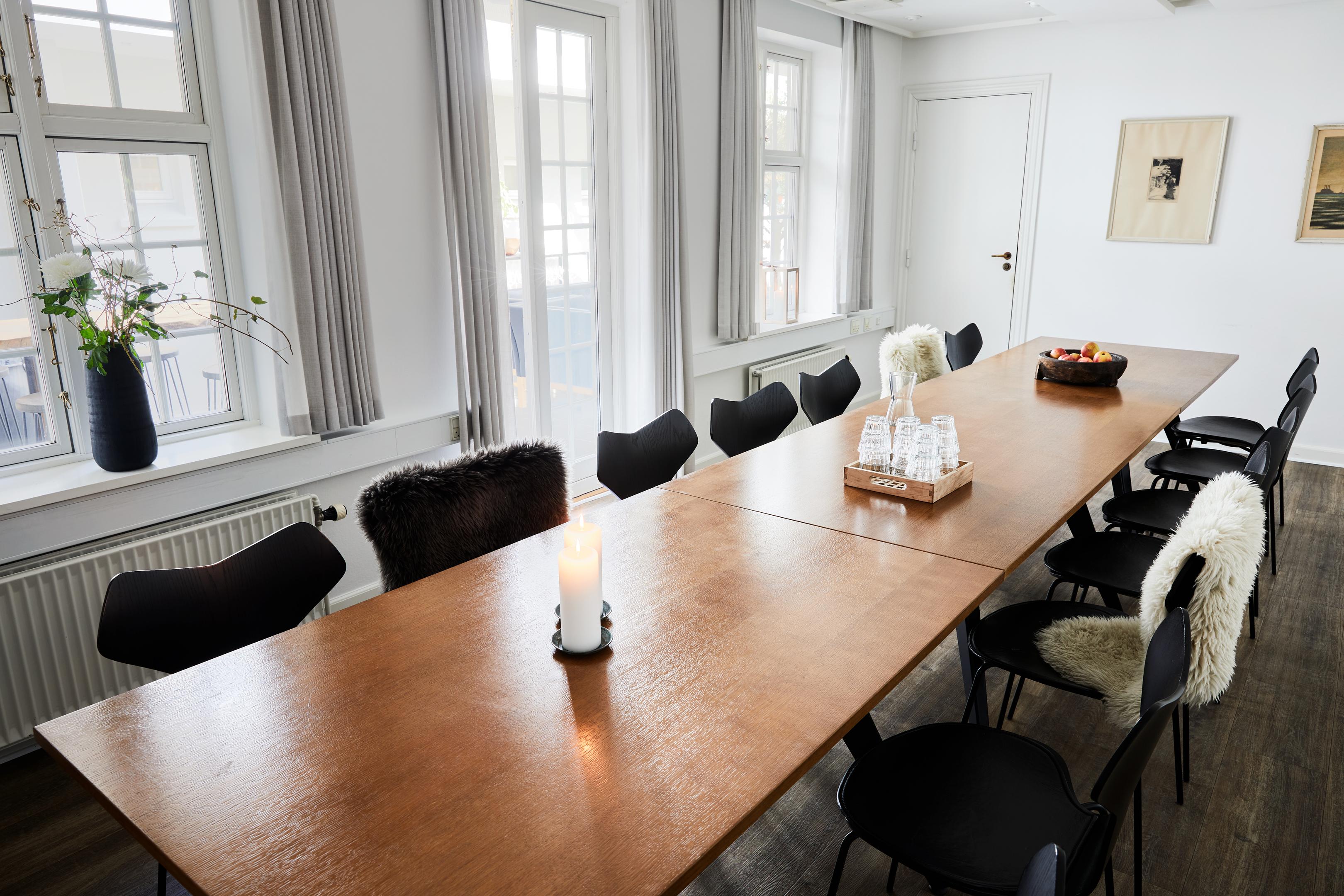 24-hour meeting 08.00-08.00