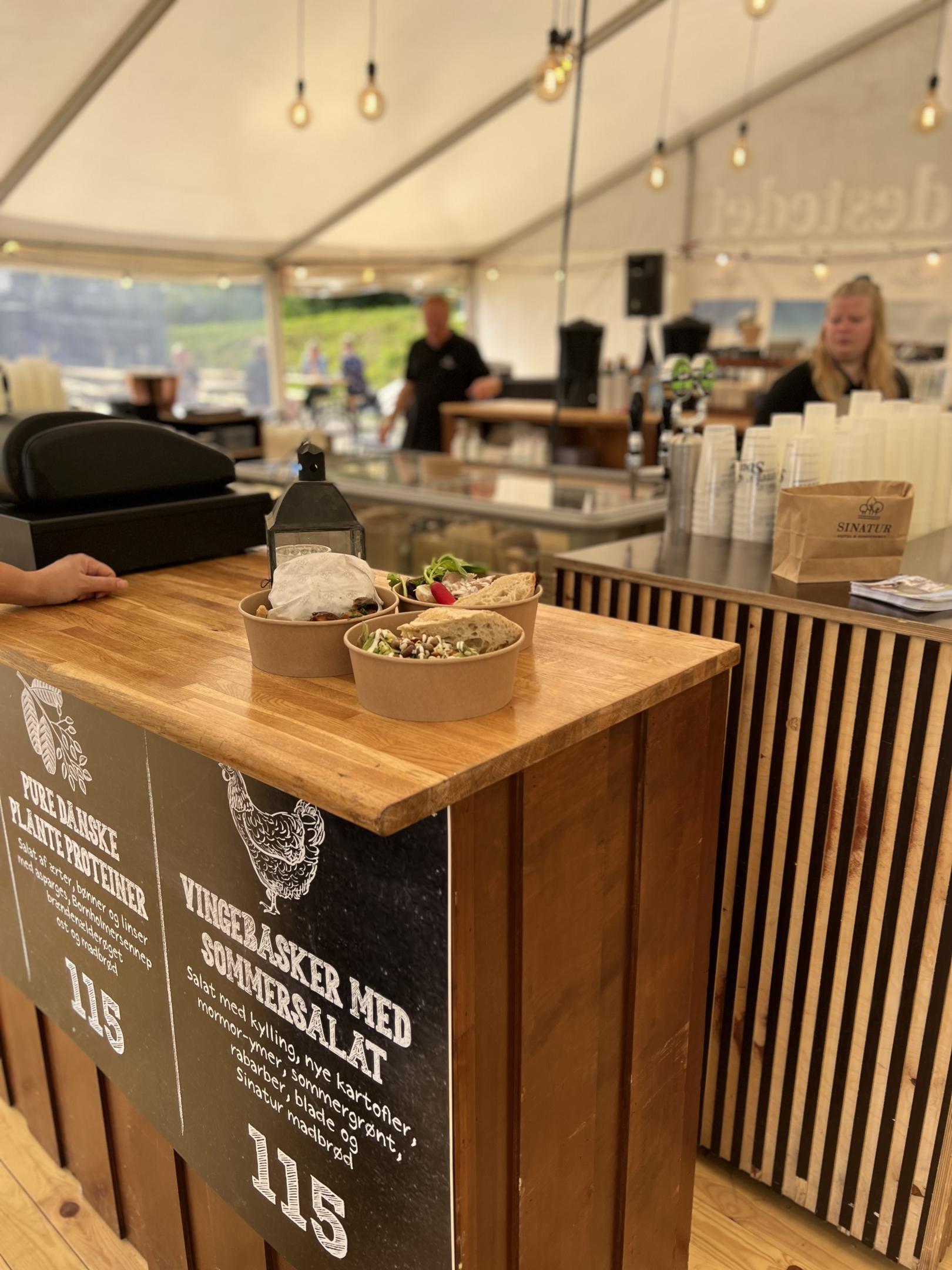 Reserver bord til frokost i restaurantteltet