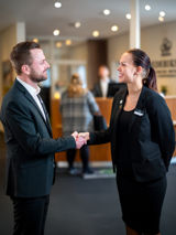 Hos os bliver medarbejderne behandlet med samme respekt som vores gæster.