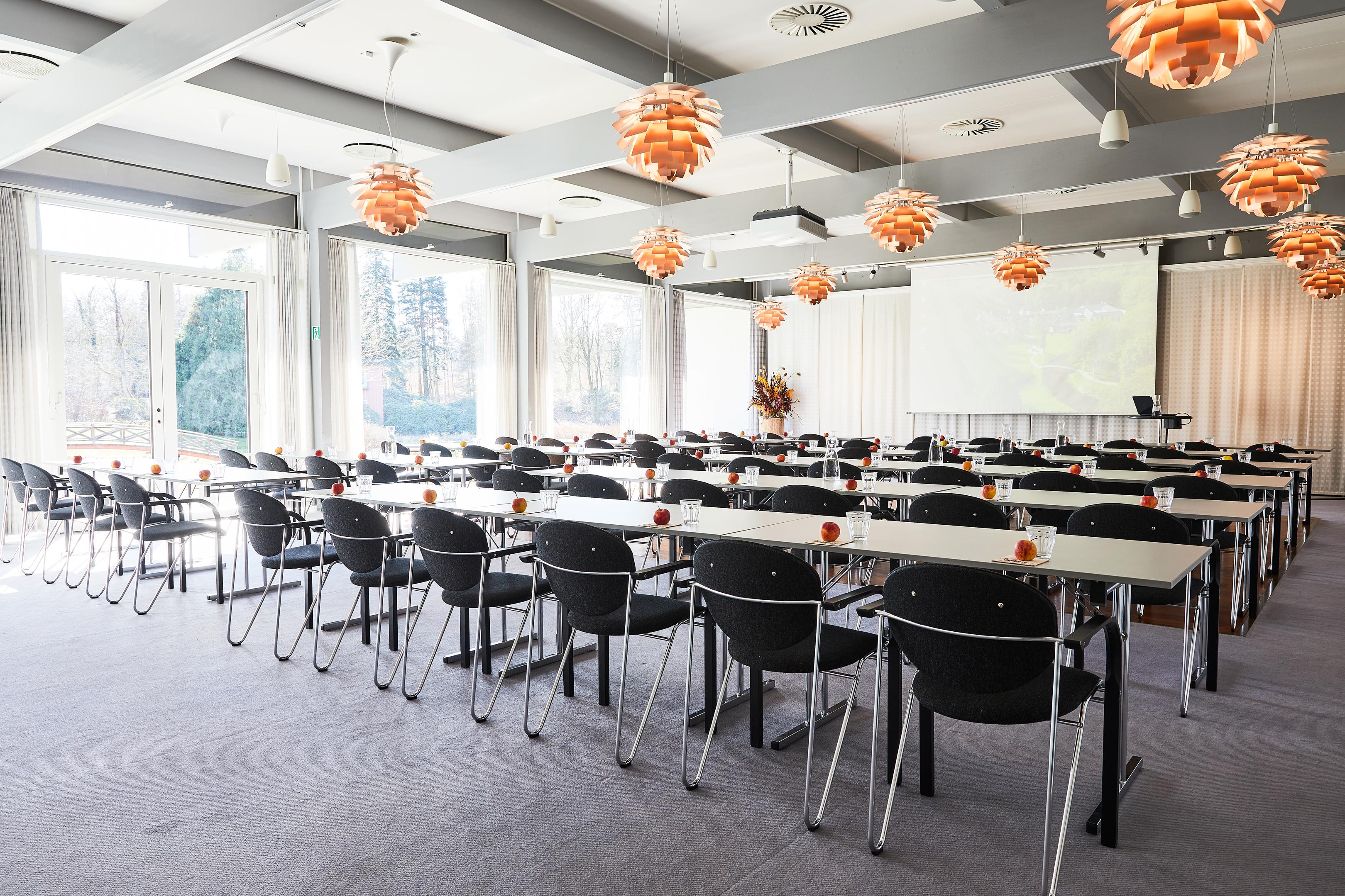 2-day meeting at 8.00–16.00